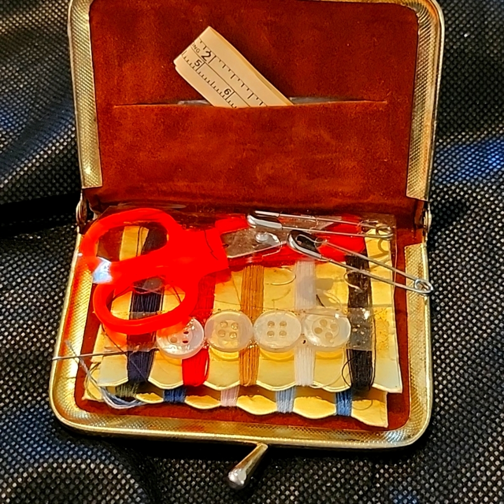 Vintage Travling Sewing Ket Never Used Beautiful Gold Case around the 50s